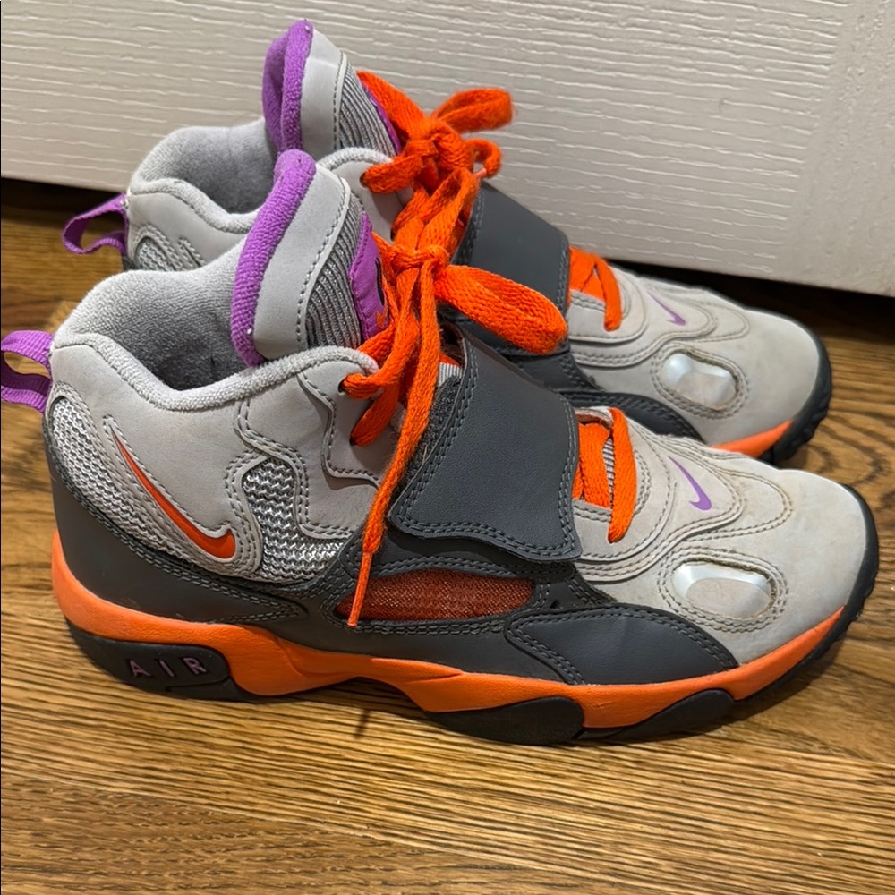 BOYS Nike Air High Top Sneakers size 5.5Y